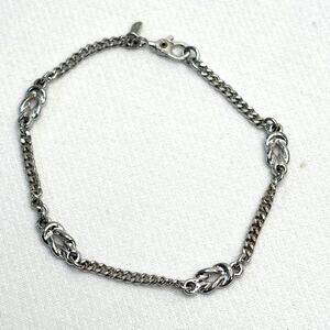 Monet Love Knot Chain Link Bracelet Dainty Silver Tone 7" Eternal Knot